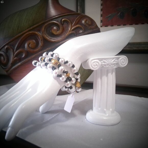 TRIPLE WRAP PEARL GLAM Black Leather Bracelet w/ Gold & White Pearl Beads 7 1/2" - Picture 1 of 4